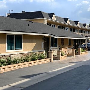 Walnut Inn & Suites West Covina